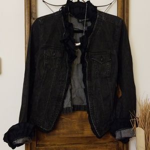 😊❤Absolutely darling black denim jacket🌹🛍